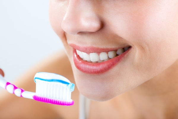 5 Oral Hygiene Tips to Protect Your Teeth - Media Center Dental Burbank  California