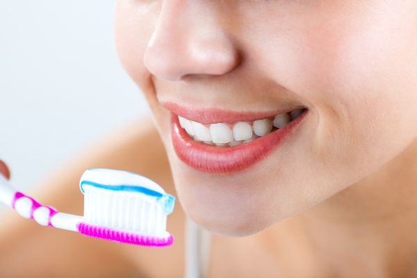 Includes flossing in oral hygiene routines · Read this tips