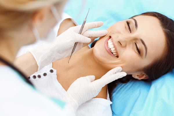 Ask A Cosmetic Dentist: Can Teeth Whitening Make My Teeth More Sensitive?
