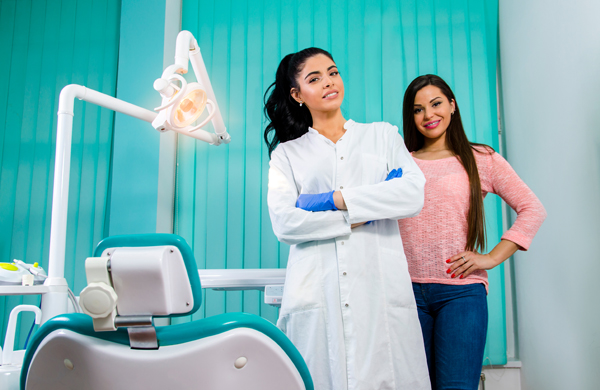 What To Do Before Visiting An Emergency Dentist For A Dental Abscess